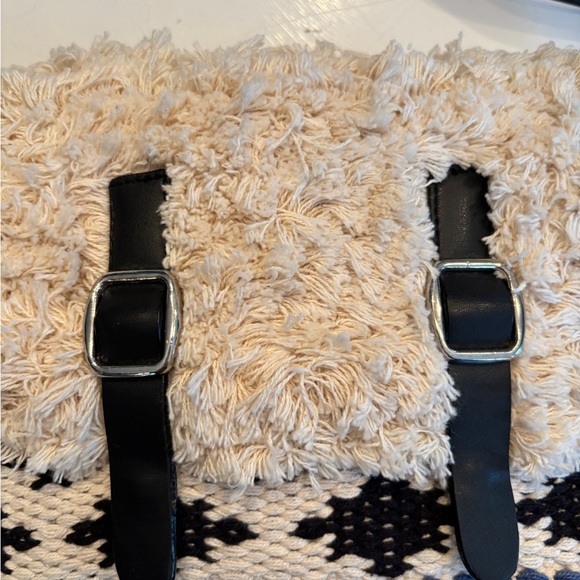 Roller Rabbit Belt Bag, New Without Tags, Sherpa, Cream, Aztec Pattern - Picture 2 of 5